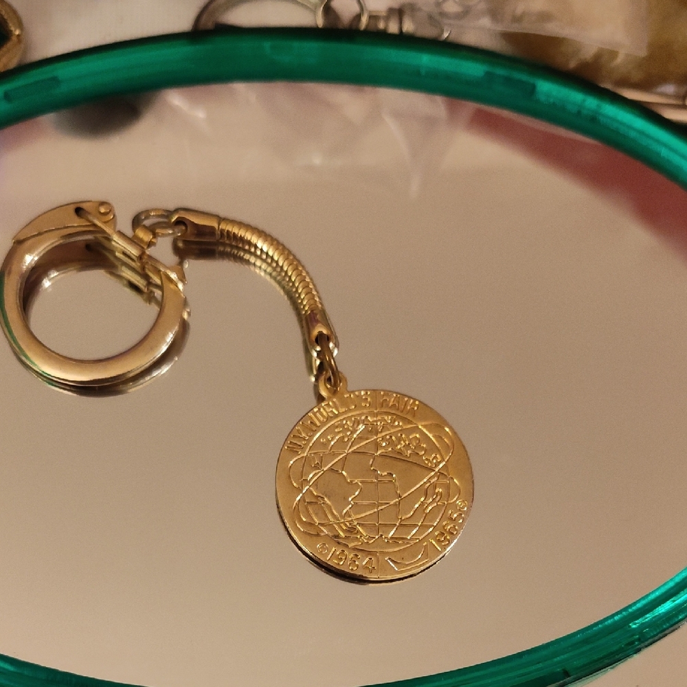1964-65 New York World's Fair Coin Keychain VTG